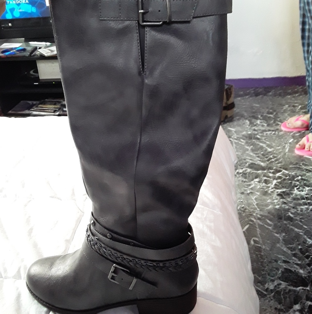 Brand new 8.5 grey pu riding boots